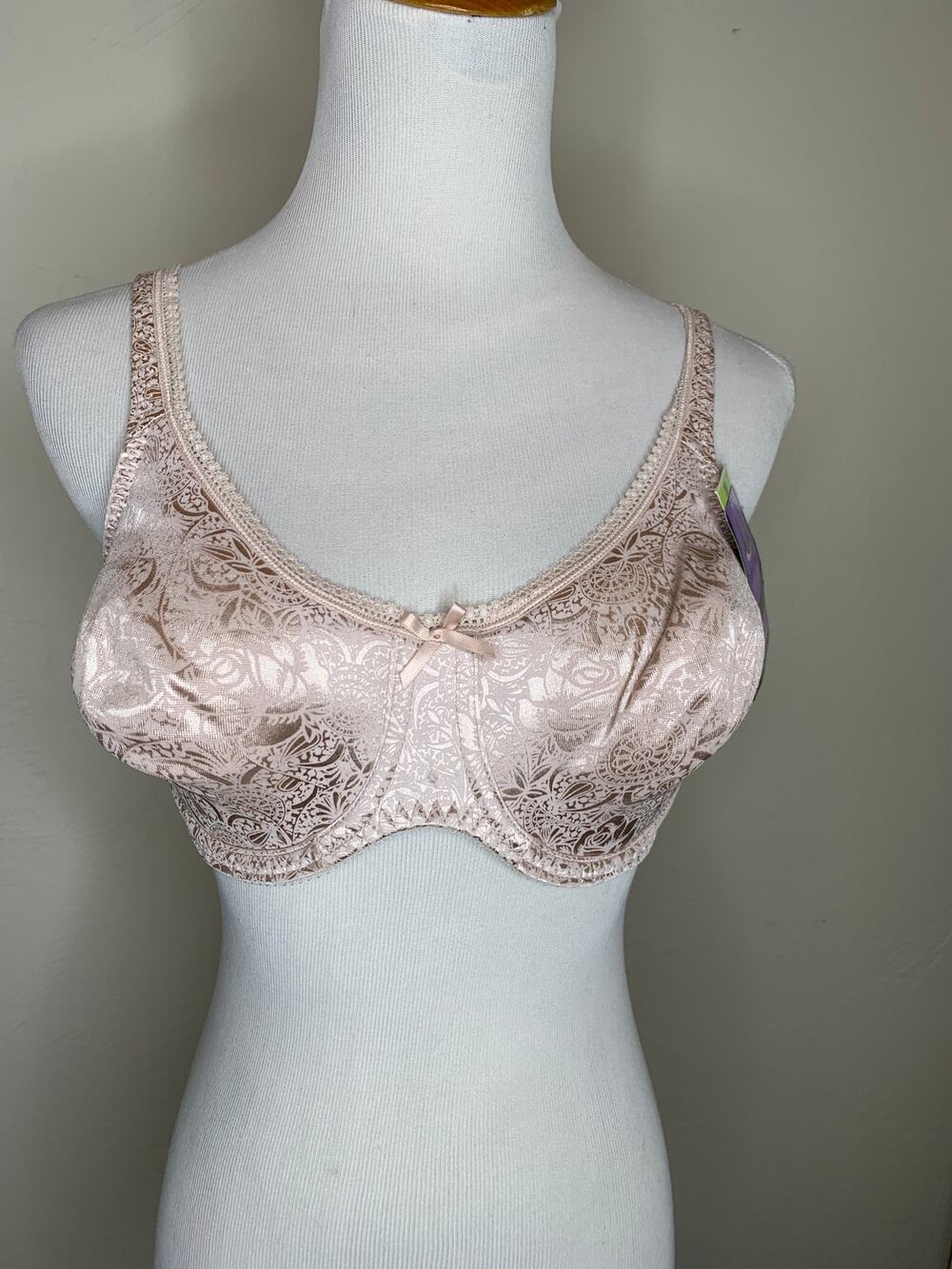 Bali Underwire Nude Style 3100 Lightly Lined Sz 38 B Smooth Compliments